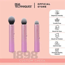 Load image into Gallery viewer, An infographic showing how the Custom Cheek brush can expand and retract.