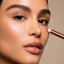 Load image into Gallery viewer, Real Techniques Makeupsaver Concealer Brush applying makeup to under eye area on model