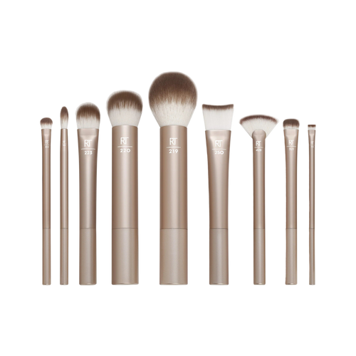 Real Techniques Au Naturale Brush Kit 4266 with 9 vegan brushes for applying foundation, blush, eyeshadow, and more.