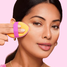 Load image into Gallery viewer, REAL TECHNIQUES MIRACLE 2IN1 POWDER PUFF + CASE 10013400

