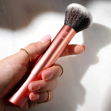 Load image into Gallery viewer, REAL TECHNIQUES EVERYTHING FACE BRUSH 4257
